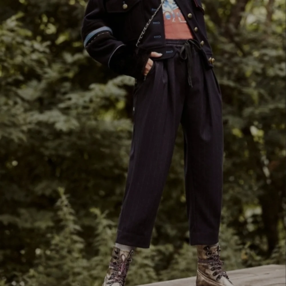 Free People Shakin All Over Pinstripe Cropped Pant Navy Blue Size‎ Academia S